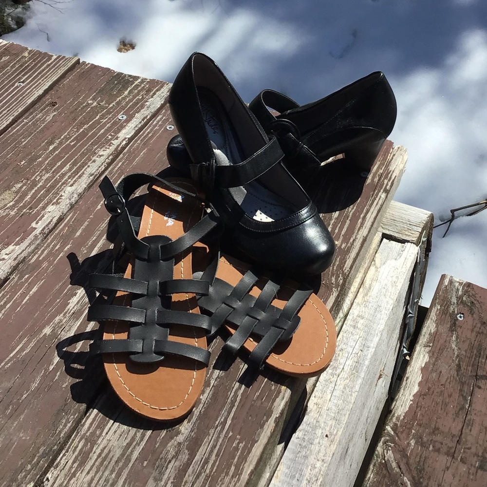 two pairs casual women’s shoes